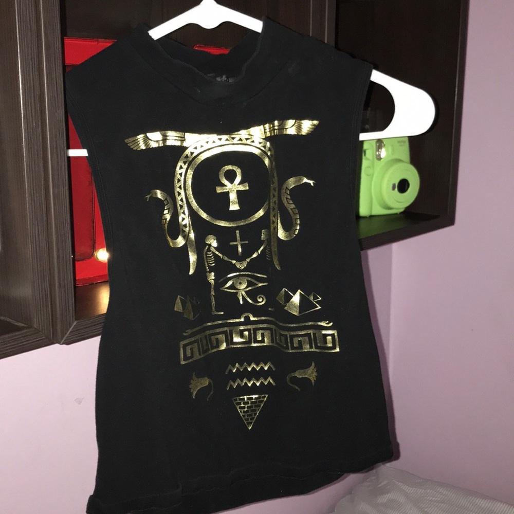*CLOSING SALE*Egyptian style crop top!!